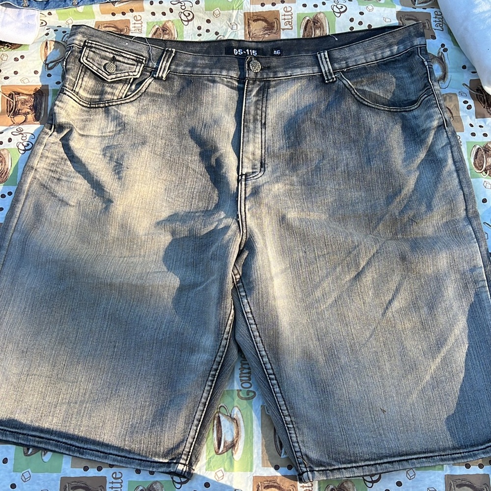 Men’s DENIM SHORTS - Picture 2 of 3